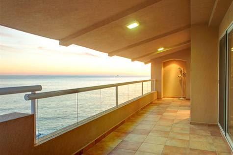 Oceanfront Penthouse at La Jolla Real Oceanfront Penthouse at La
Jolla Real