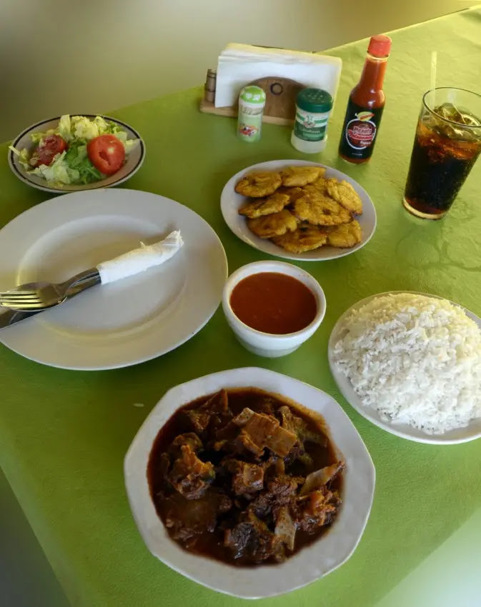El plato denominado “Chivo Liniero” a base de carne de chivo, se ha convertido en una comida que representa a la provincia de Montecristi.