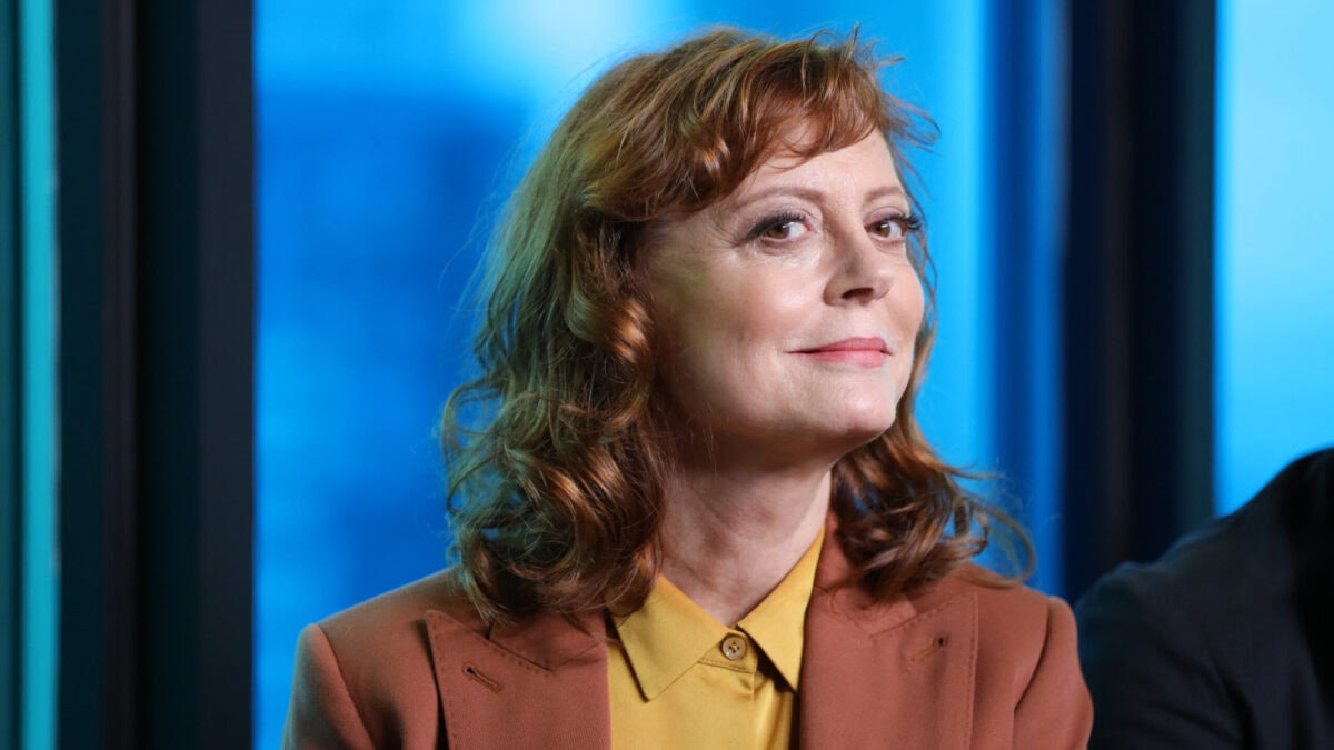 Susan Sarandon Seen Protesting Outside AOC’s Office: ‘We’re Losing Hope Here That You Represent Us’