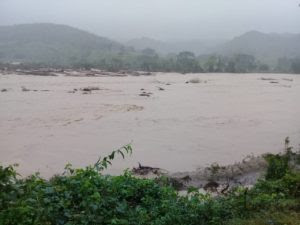 El río Guayape se desbordó al pasar por el valle de Jamastrán