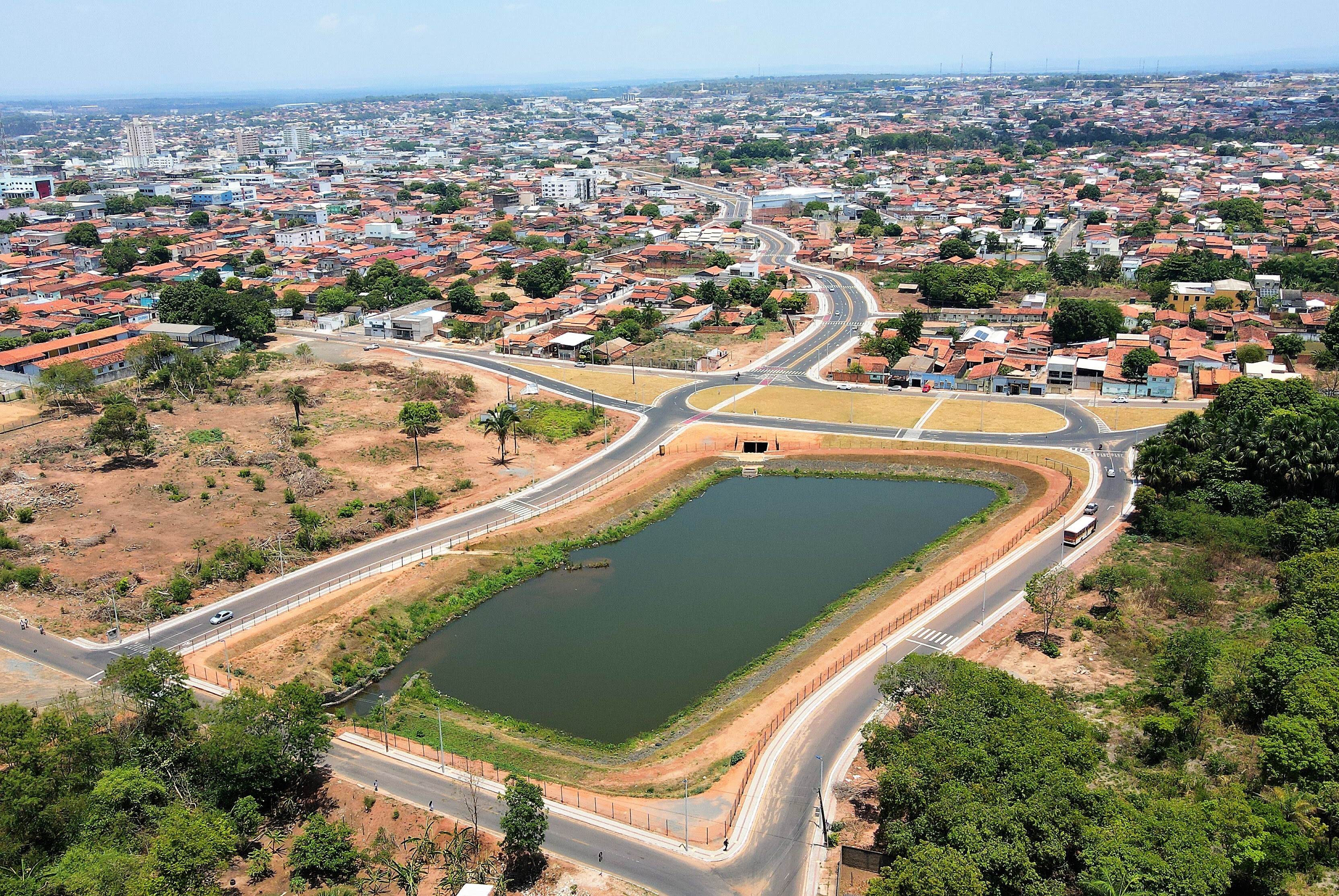  Assim como a bacia de detenção do Parque Cimba, em um dos extremos da Via Norte, o projeto Águas de Araguaína prevê a construção de mais três bacias