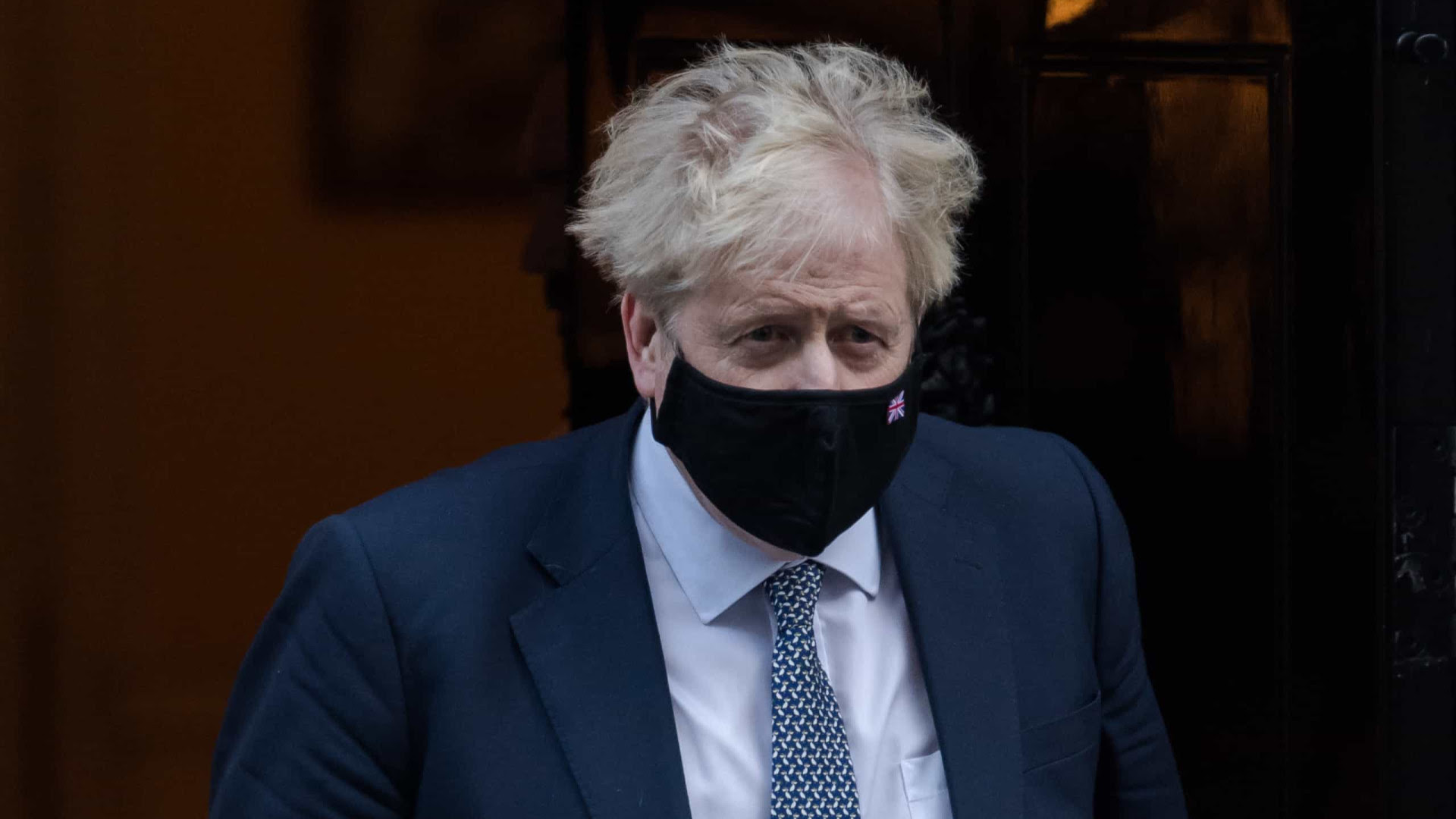 Boris Johnson renuncia no Reino Unido após escalada de crises