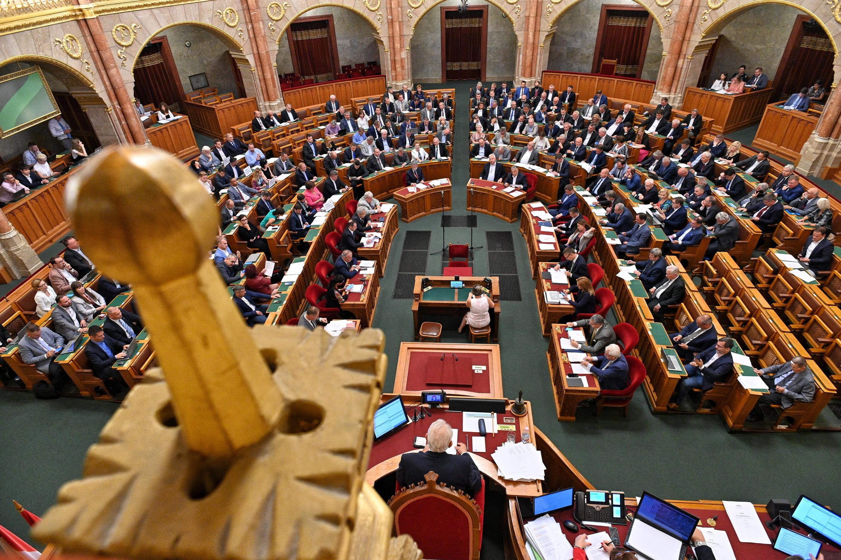 1,4 milliárd forintra nőhet a Parlament éves rezsije