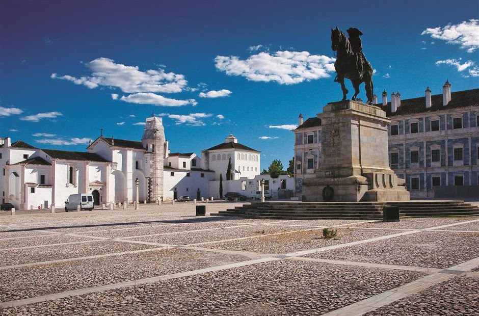 https://guiarepsol.s3.amazonaws.com/pro/media/filer_public_thumbnails/filer_public/39/86/398603dd-8e6a-48a9-bdbe-c335b4f7b98d/estremoz.jpg__940x620_q83.jpg