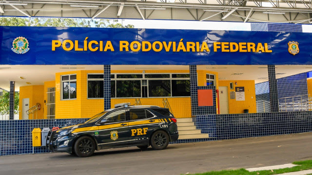 PRF garante à OAB-SE manter afastamento de policiais por morte em 'câmara de gás'