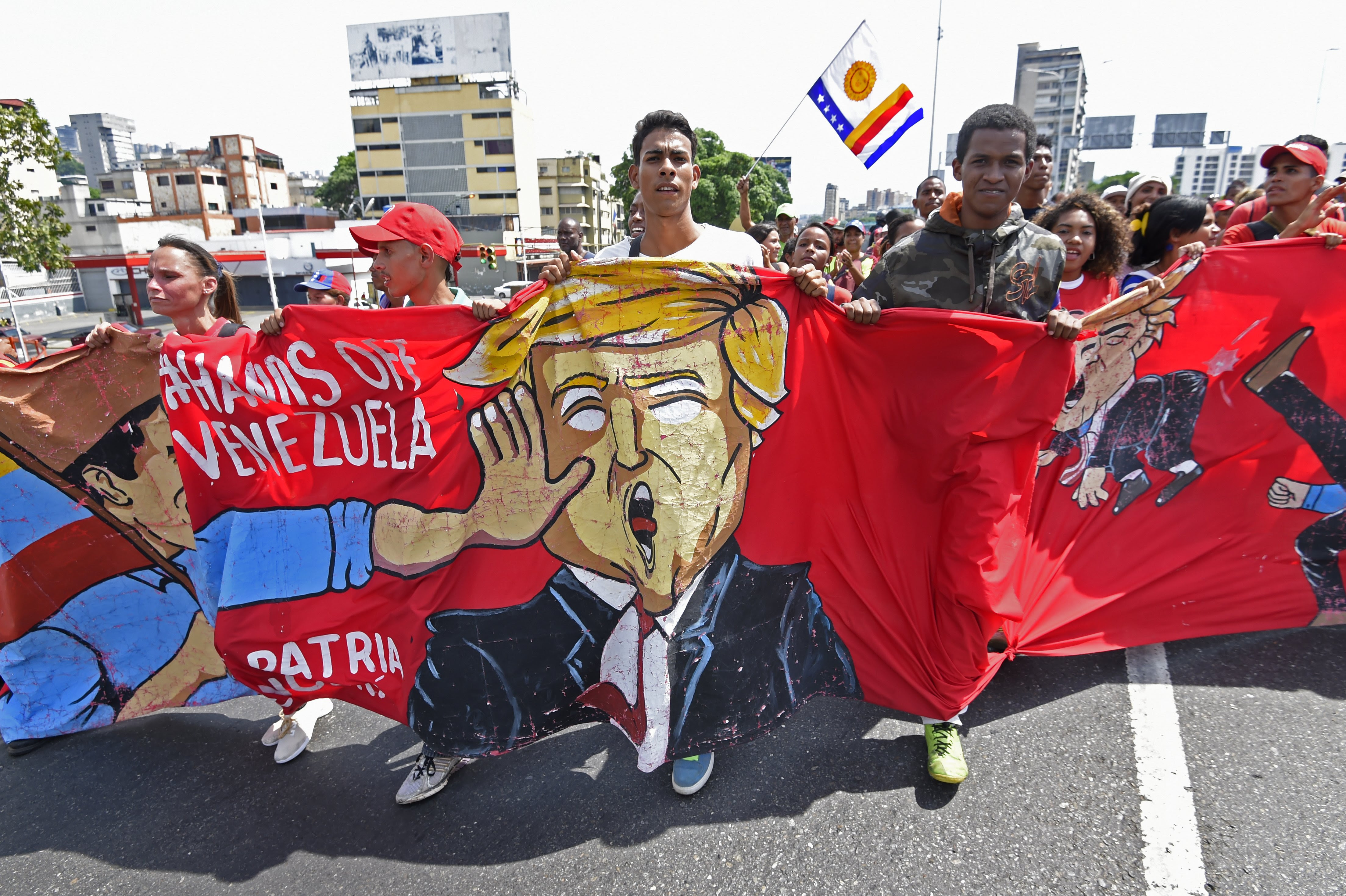 El estudio señala el predominio de guerras híbridas en territorios ricos en petróleo, como Venezuela - Créditos: Juan Barreto/ AFP