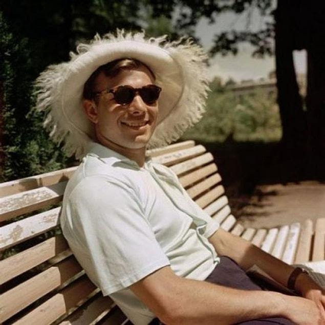 А таким вы его еще не видели: Юрий Гагарин на отдыхе в Сочи. 1961 год.