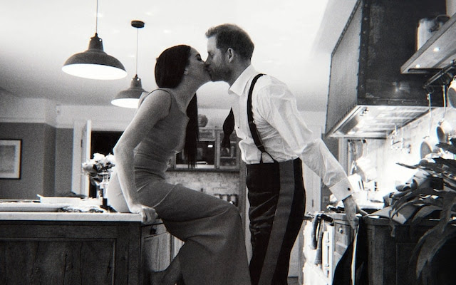 The duke and duchess of sussex at Frogmore Cottage in 2020
