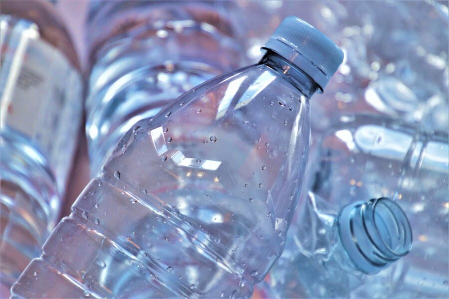 Czy plastik uda się zastąpić substytutem przyjaznym dla środowiska? Poszukiwania międzynarodowych firm trwają