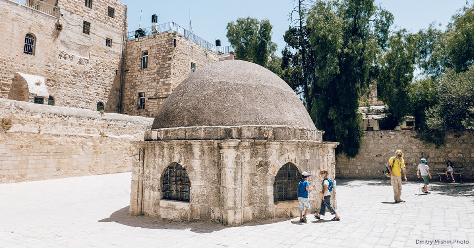 DEIR as-SULTAN â Ethiopian village on the rooftop of the Holy Sepulcher