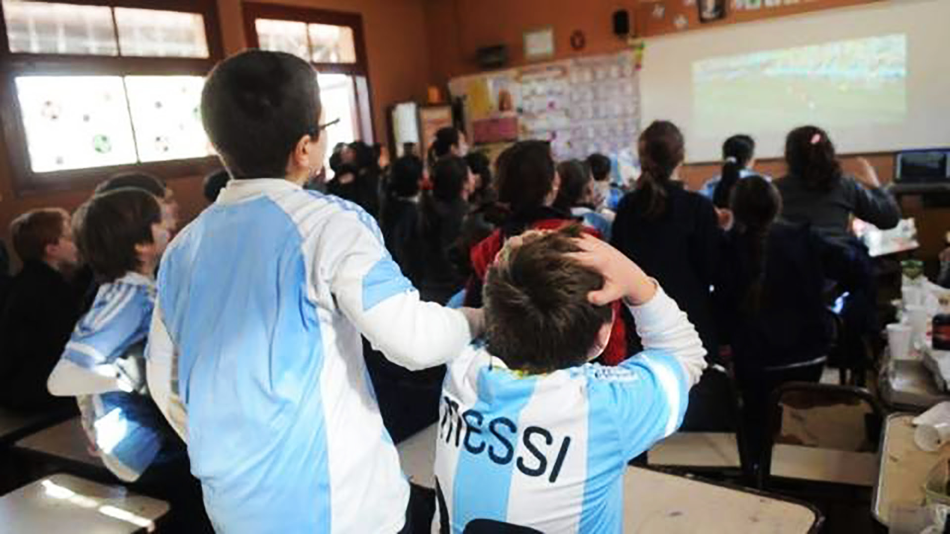 Los alumnos de todas las escuelas de la provincia de Buenos Aires trabajarán la temática del próximo Mundial de Fútbol en Qatar en todas las materias curriculares
