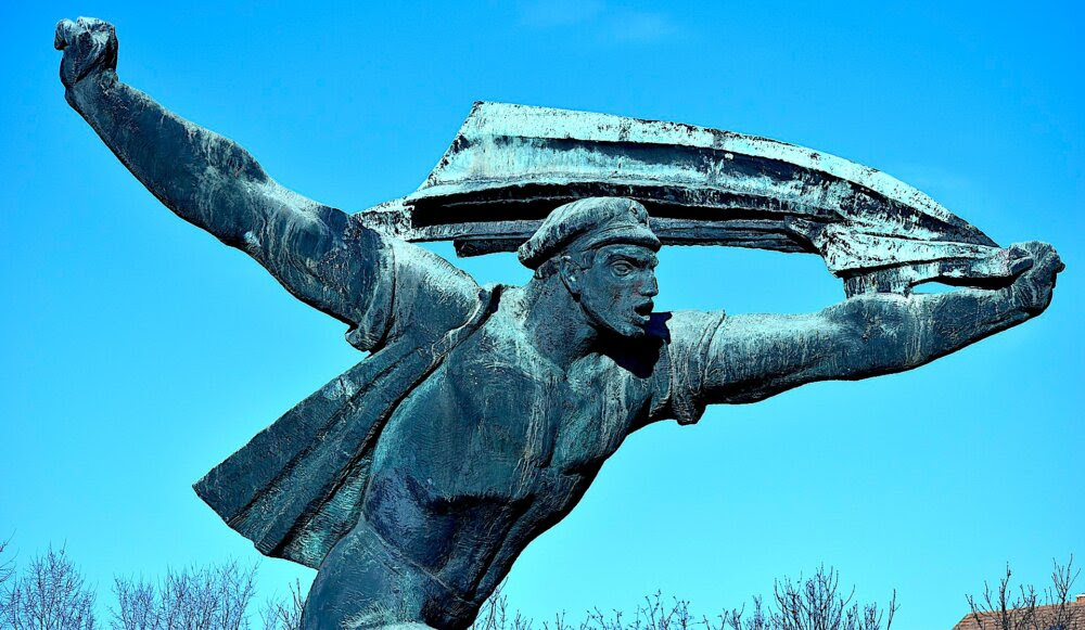 Elżbieta KOWALCZYK: Komuniści w Warszawie. Działalność Komitetu Warszawskiego KPRP/KPP (1918–1938)