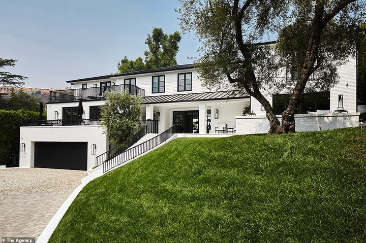 See inside the .8Million Mansion Rihanna just bought in Beverly Hills (photos)