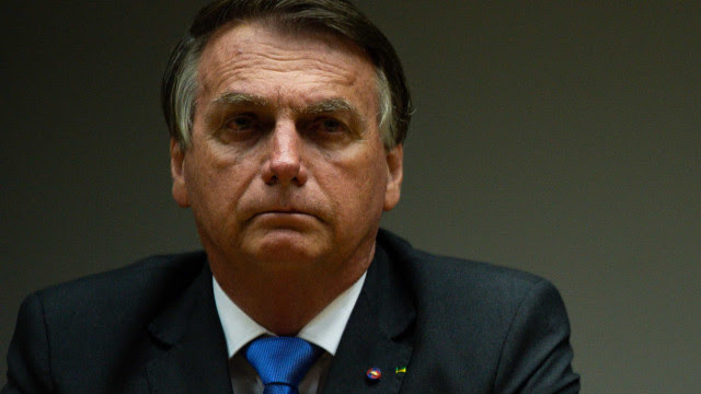 Bolsonaro responde carta de Barra Torres e diz que não acusou Anvisa de corrupção