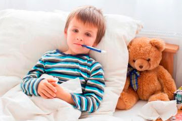 Cuidados adecuados para tratar al niño con fiebre: Fármacos, alimentación, hidratación… 