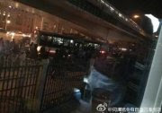“嘭”的一声 火车在北京市区撞死人 组图