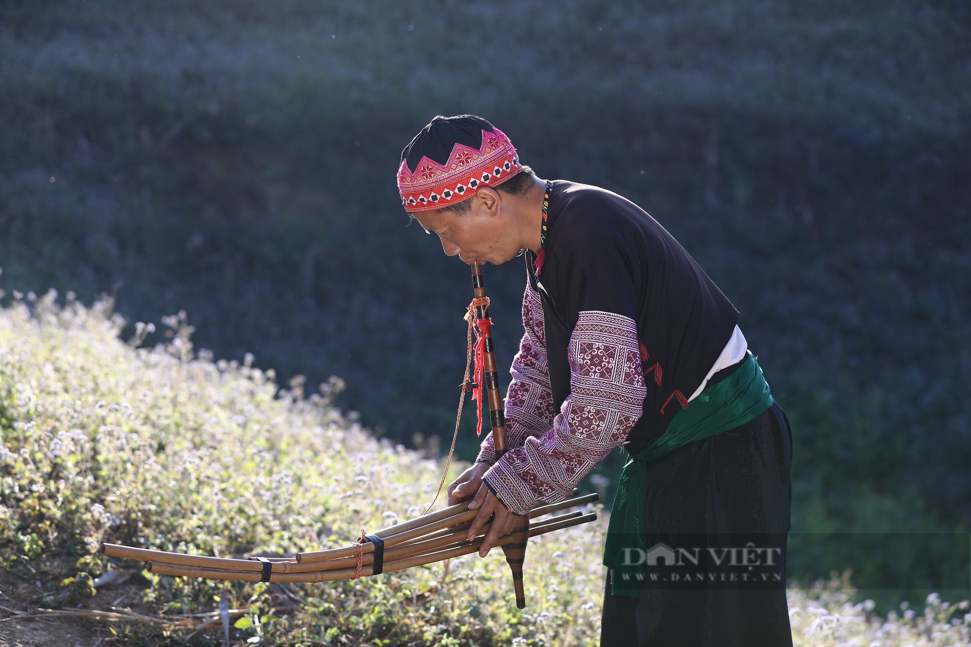 Kể chuyện làng: Làng người Mông trên đỉnh mây mù - Ảnh 6.