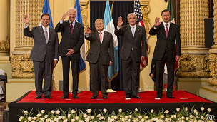 Joe Biden juanto a los presidentes de Guatemala, Honduras y El Salv