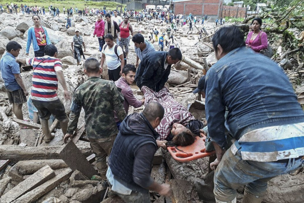 La avalancha dejó al menos 112 muertos y 188 heridos en Colombia (AFP)