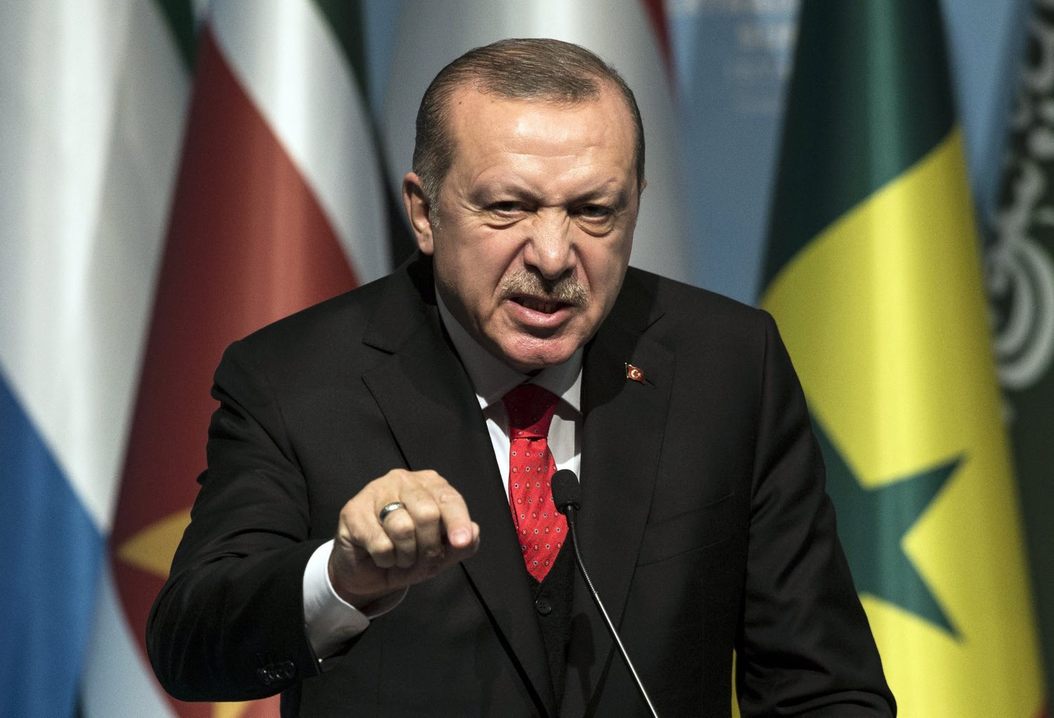 Ερντογάν: Προαναγγέλλει στρατιωτικές επιχειρήσεις στην Ιντλίμπ αν δεν αποχωρήσει ο στρατός της Συρίας