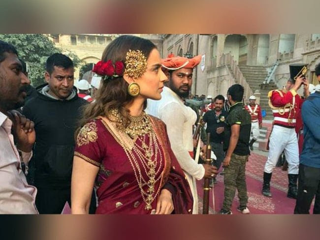 कंगना की 'मणिकर्णिका' ने की सधी शुरुआत, पहले दिन कमाए इतने करोड़ कंगना की 'मणिकर्णिका' ने की सधी शुरुआत, पहले दिन कमाए इतने करोड़