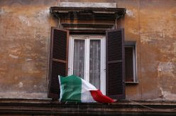 Deportistas, supermercados y vecinos: la tensión social se acumula en Italia tras tres semanas de confinamiento