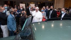 Il Papa incontra coloro che hanno partecipato alla proiezione del film documentario 