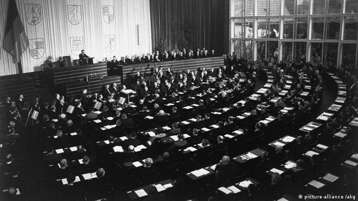 Bundestag reunido pela primeira vez em Bonn em 1949