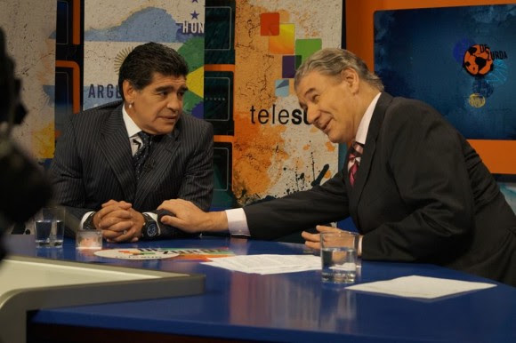 Maradona y Víctor Hugo en De Zurda. Foto del sitio del programa en Facebook