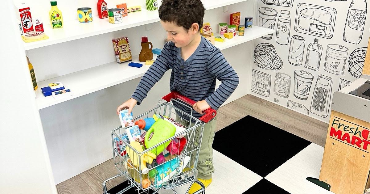 Toddler play grocery shopping