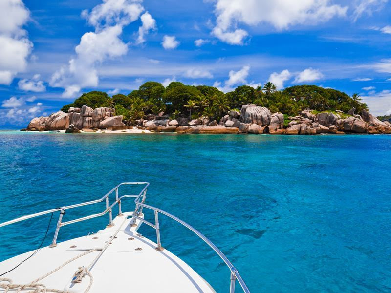exploring seychelles by boat