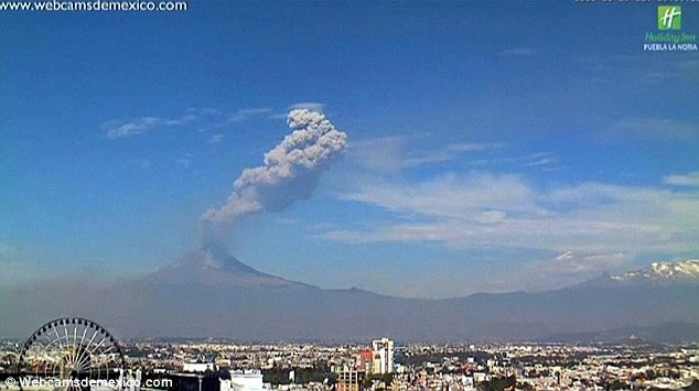 Webcam Captures Breathtaking Footage of Mexican Volcano Erupting into The Atmosphere