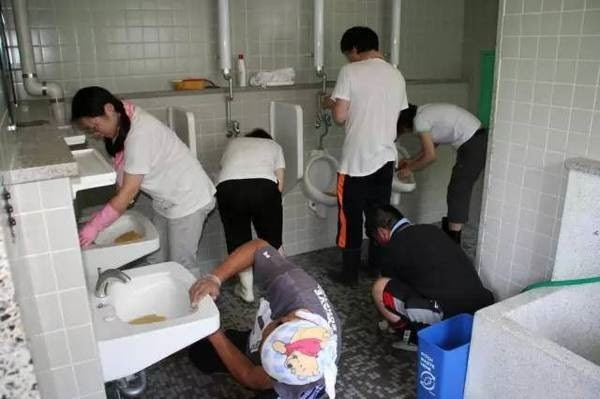 Ở Nhật, nhà vệ sinh nhất định sẽ có giấy.