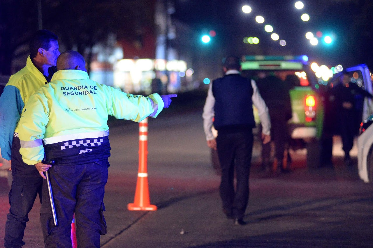 Con operativos simultáneos, refuerzan los controles de tránsito en La Plata  – CLIP URBANO