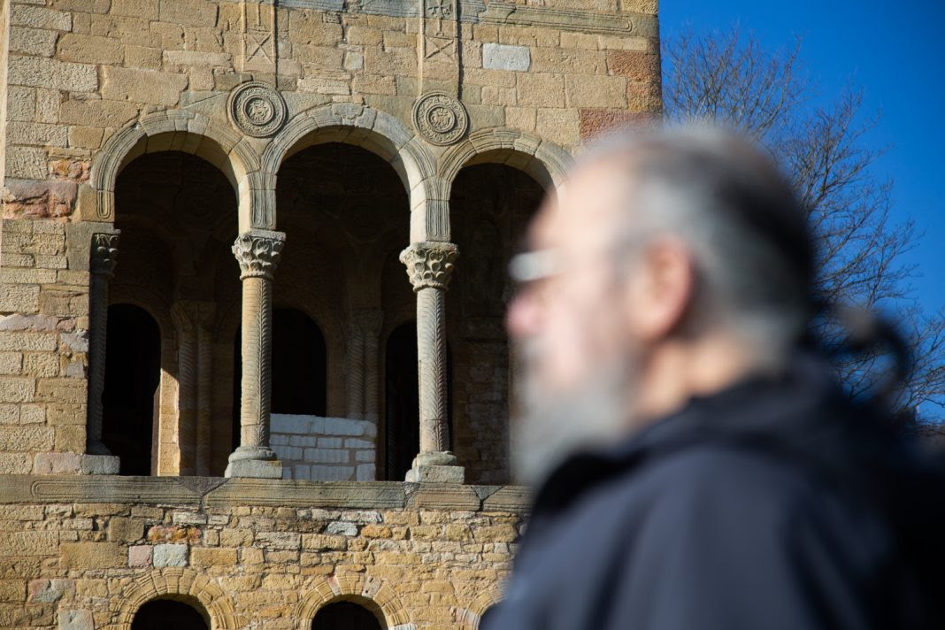 Luis Fernández, presidente de Asturias Laica: “Las inmatriculaciones no son cuestiones religiosas, sino de usura económica”