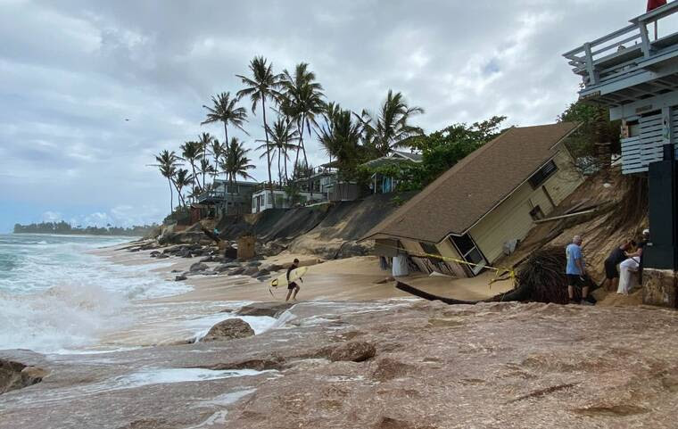 House collapses onto beach on North Shore amid high surf