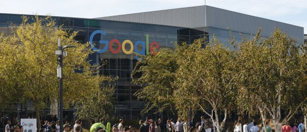 google-employees-refuse-to-be-complicit-in-any-contracts-with-border-control-ice-special
