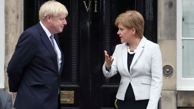 Boris Johnson e Nicola Sturgeon