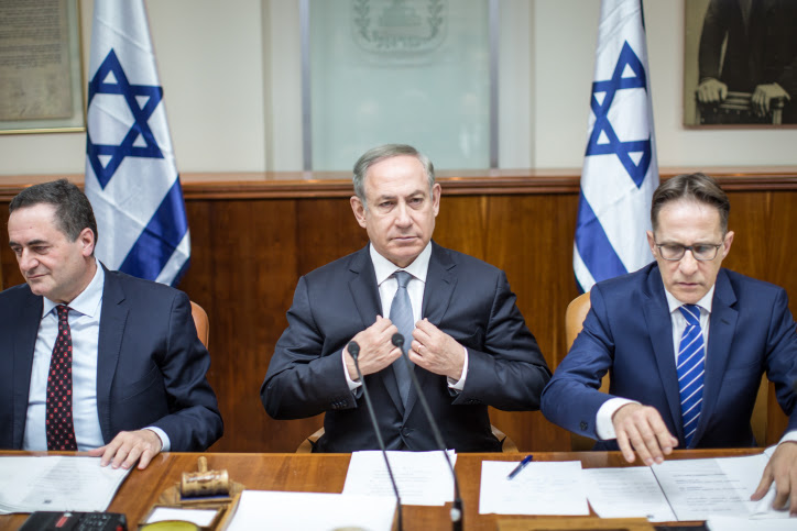 PM Netanyahu at a Cabinet Meeting. Feb. 13, 2017