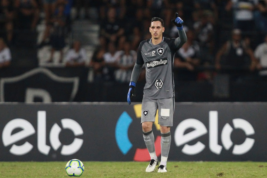 "espião" do Botafogo, Gatito garante foco total na Sul-Americana