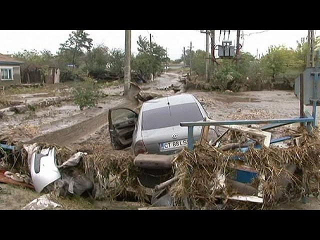 Roumanie : des inondations surprennent une ville côtière  Sddefault