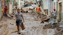 Le disastrose conseguenze delle alluvioni nello stato di Minas Gerais