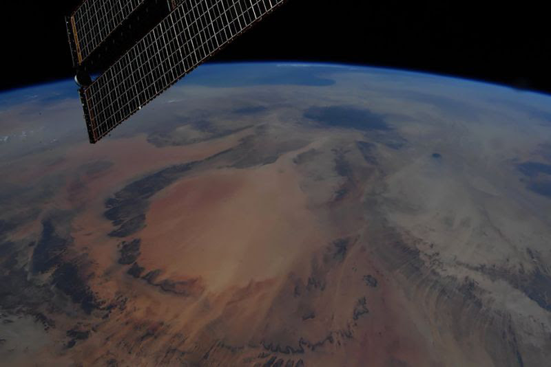 Trái đất tuyệt đẹp chụp từ tàu Crew Dragon trong chuyến bay lịch sử - Ảnh 17.