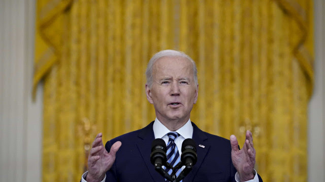Coleção de gafes de Biden coloca idade do presidente dos EUA em discussão