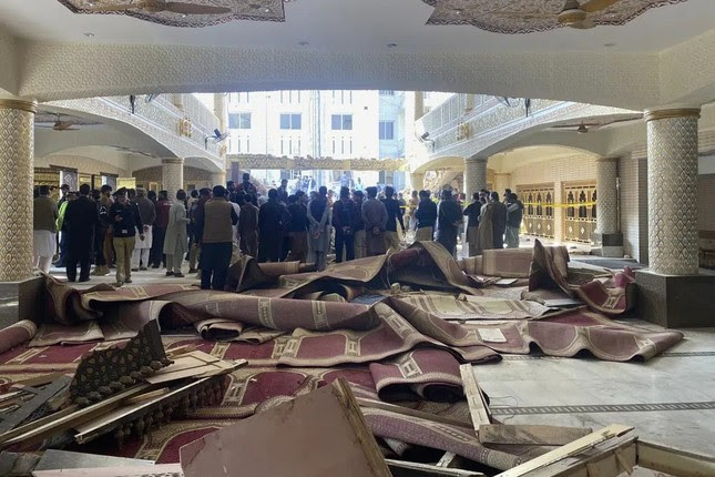Đánh bom tự sát tại nhà thờ Pakistan: Khoảng 90 người thiệt mạng, 200 người bị thương ảnh 3