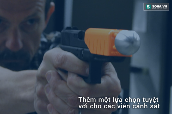 Cảnh sát nước người ta được trang bị bảo bối siêu cấp này - Ảnh 3.