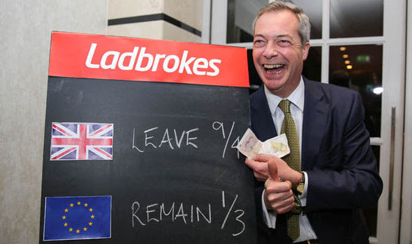 Nigel Farage fogadna 1000 fontba a Brexitre szavazásra a népszavazáson