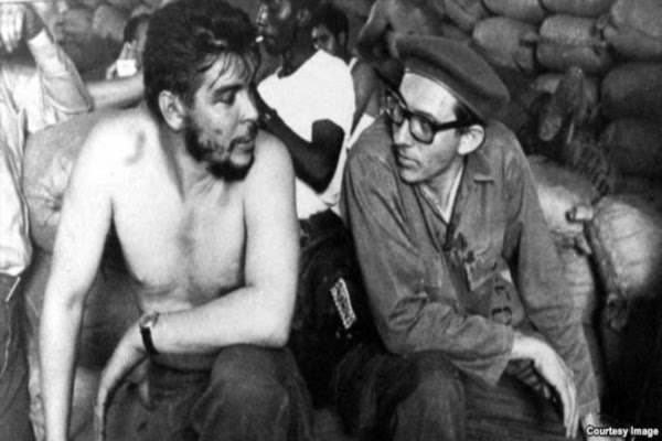 Orlando Borrego junto al Che Guevara