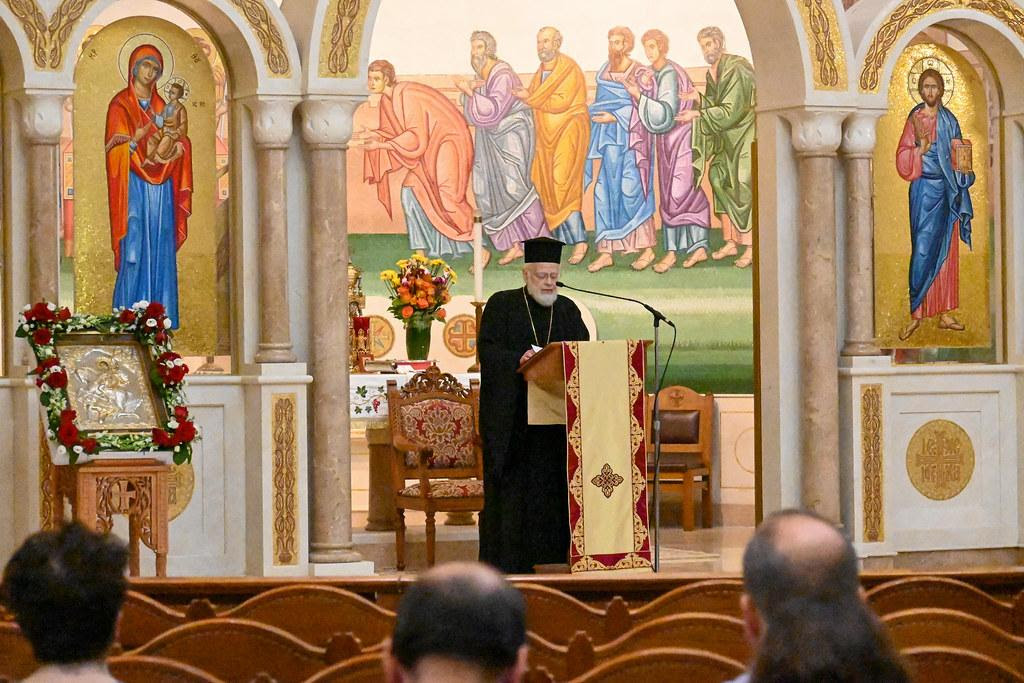 Ο Μητροπολίτης Βοστώνης Μεθόδιος ομιλεί στην Κληρικολαϊκή Συνέλευση της Μητρόπολης στον ιερό ναό του Αγίου Δημητρίου στην πόλη Γουέστον της Μασαχουσέτης.
ΦΩΤΟΓΡΑΦΙΑ ΜΗΤΡΟΠΟΛΗ ΒΟΣΤΩΝΗΣ ΒΟΣΤΩΝΗ - ΚΛΗΡΙΚΟΛΑΪΚΗ 1