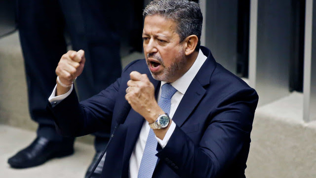Lira defende 'aliviar tensão' institucional diante de crise entre Bolsonaro e STF